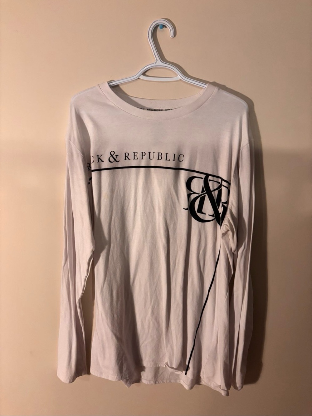 Rock & Republic White Long Sleeve Graphic Tee with Black Print
